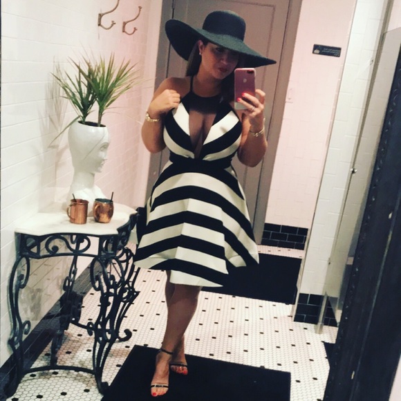 Meet your Posher, Andrea - Picture 6 of 7